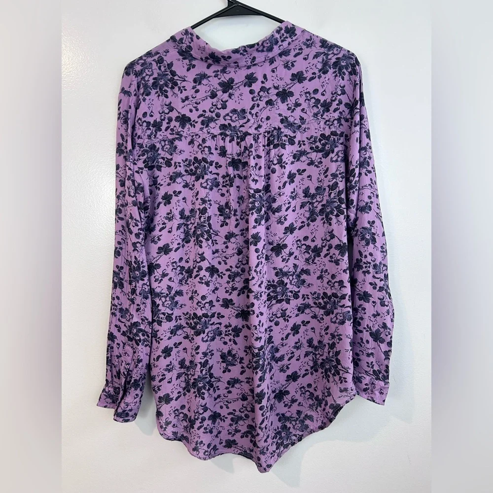 Pilcro Anthropologie Purple Floral Button Down Silky Collared Shirt Size Small